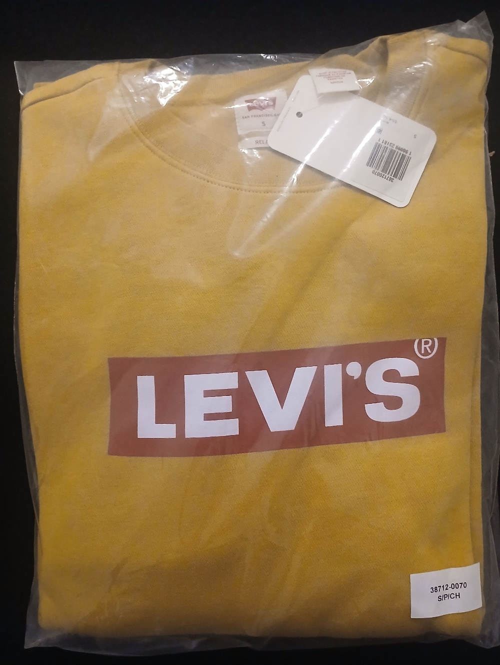 New Levis long sleeve sweatshirt